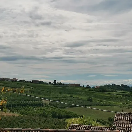 Alojamento de Acomodação e Pequeno-almoço La Tana Di Momo Vezza d'Alba